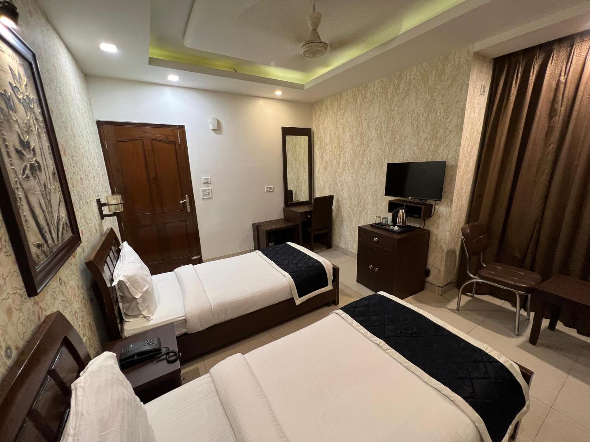 Nikko Blue - Boutique Hotel Gurgaon Zewnętrze zdjęcie